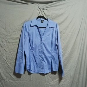 Ann Taylor blue poplin tailored shirt.